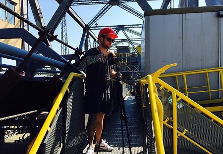 S.Dornbrach bei den Aufnahmen mit der Spezialkamera für Google-Panorama, ©O.Umbreit-F60